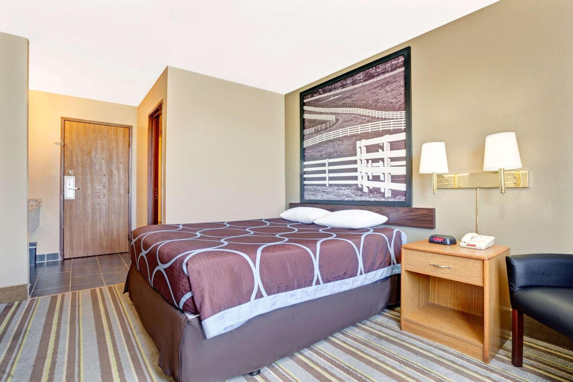 Queen Room - Non-Smoking